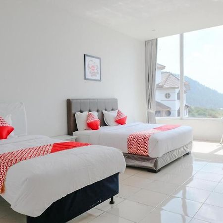 Oyo 1194 Villa Bukit Panderman Residence Batu  Kültér fotó