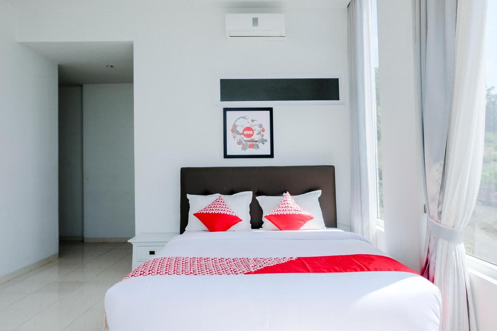 Oyo 1194 Villa Bukit Panderman Residence Batu  Kültér fotó