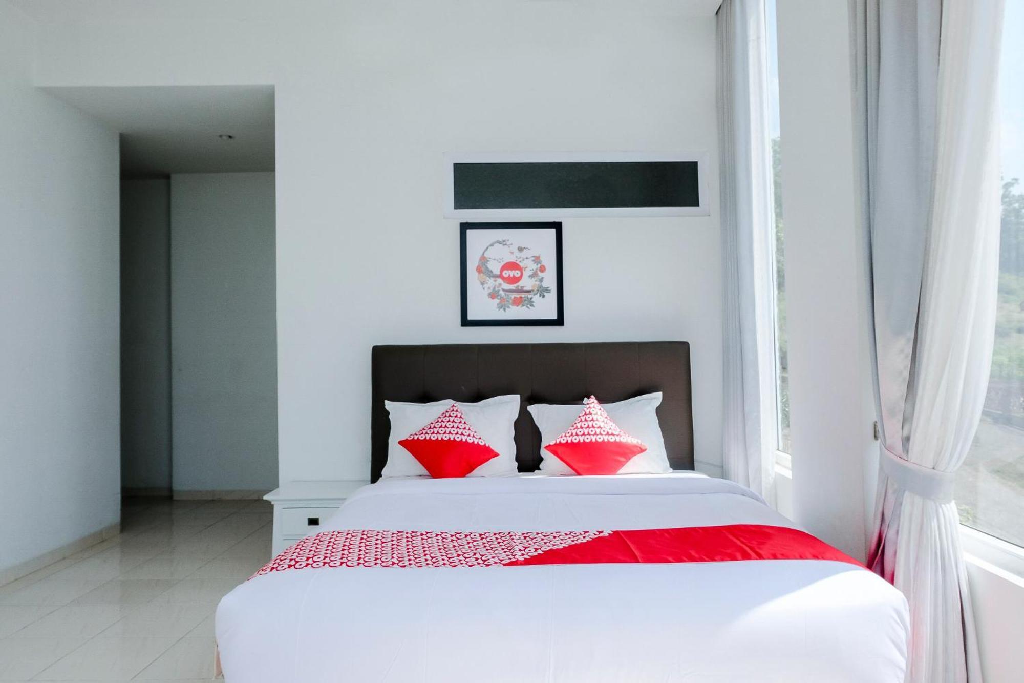 Oyo 1194 Villa Bukit Panderman Residence Batu  Kültér fotó