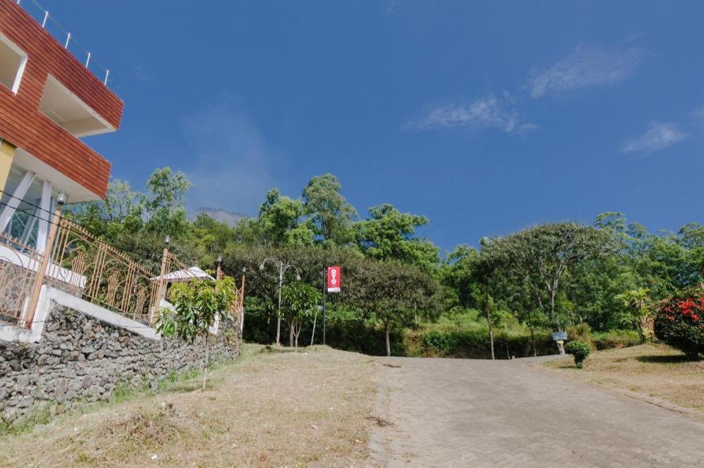 Oyo 1194 Villa Bukit Panderman Residence Batu  Kültér fotó