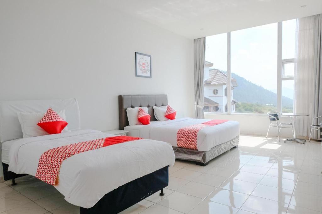 Oyo 1194 Villa Bukit Panderman Residence Batu  Kültér fotó