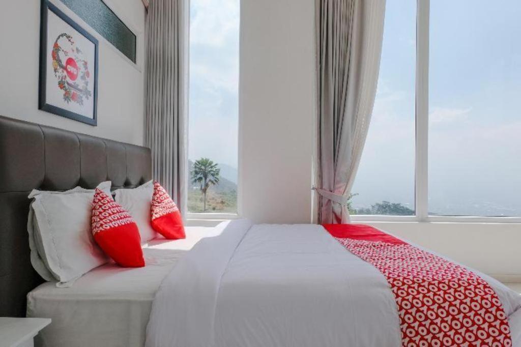 Oyo 1194 Villa Bukit Panderman Residence Batu  Kültér fotó