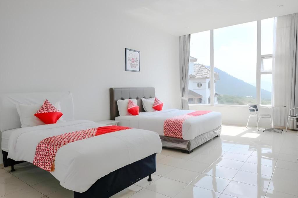 Oyo 1194 Villa Bukit Panderman Residence Batu  Kültér fotó