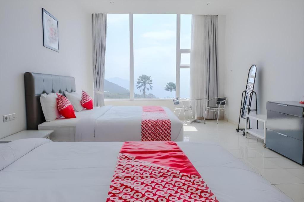 Oyo 1194 Villa Bukit Panderman Residence Batu  Kültér fotó